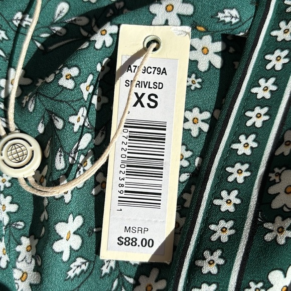 NWT Max Studio Floral Blouse - Picture 6 of 7